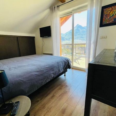 Large Chalet With Terrace And View In Briancon Apartment Luaran gambar