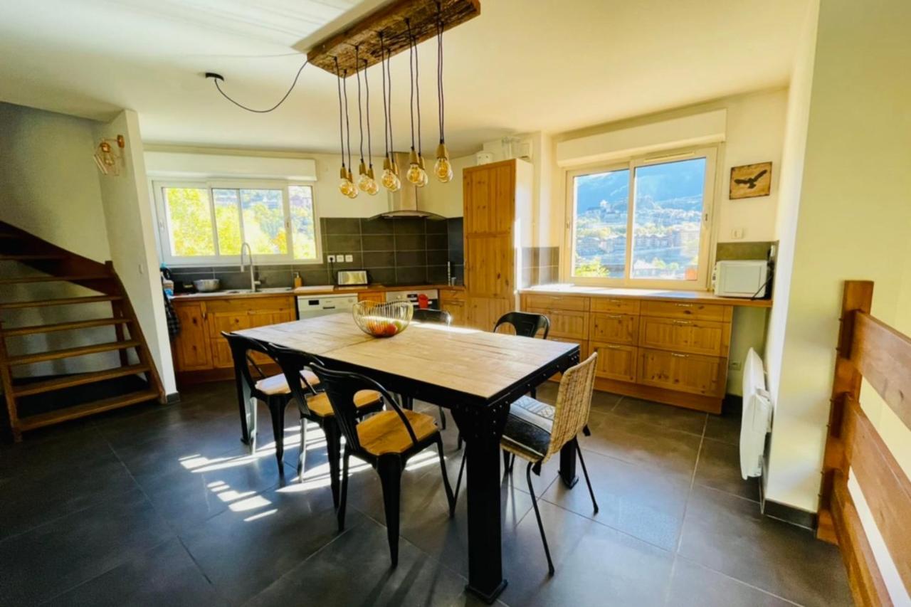 Large Chalet With Terrace And View In Briancon Apartment Luaran gambar