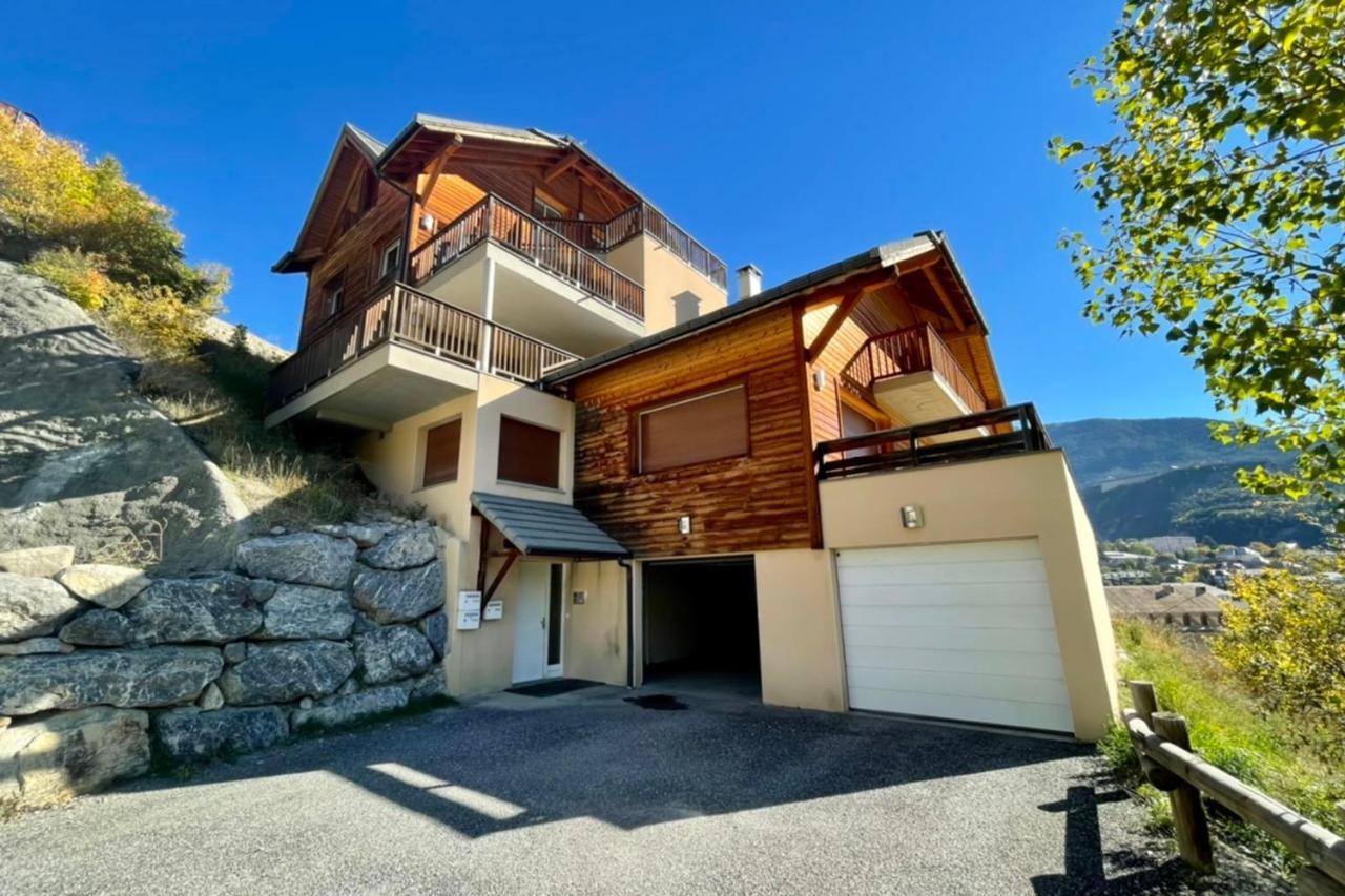 Large Chalet With Terrace And View In Briancon Apartment Luaran gambar