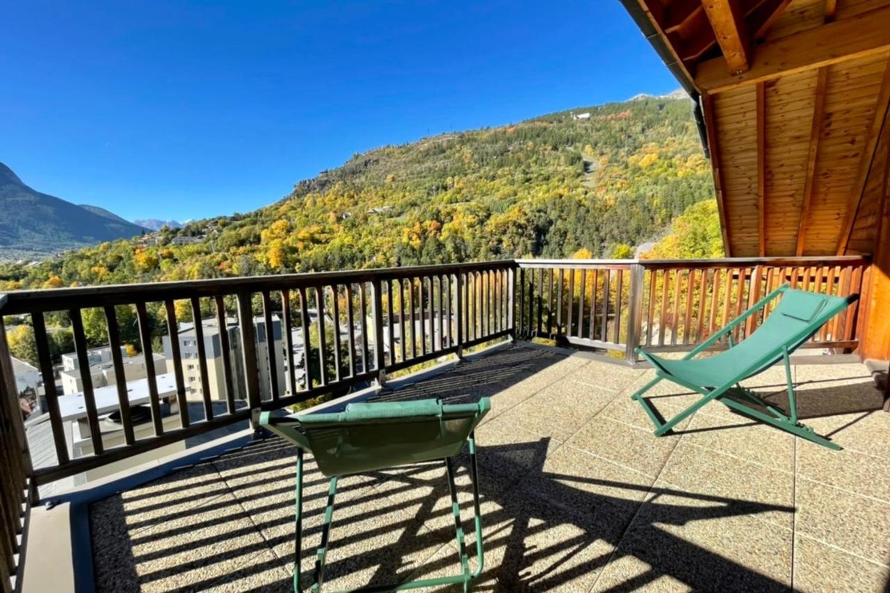 Large Chalet With Terrace And View In Briancon Apartment Luaran gambar